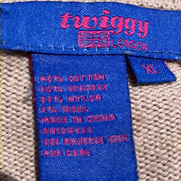 Vintage Twiggy London “The Queen’s Guard” sweater L-XL - Picture 6 of 9